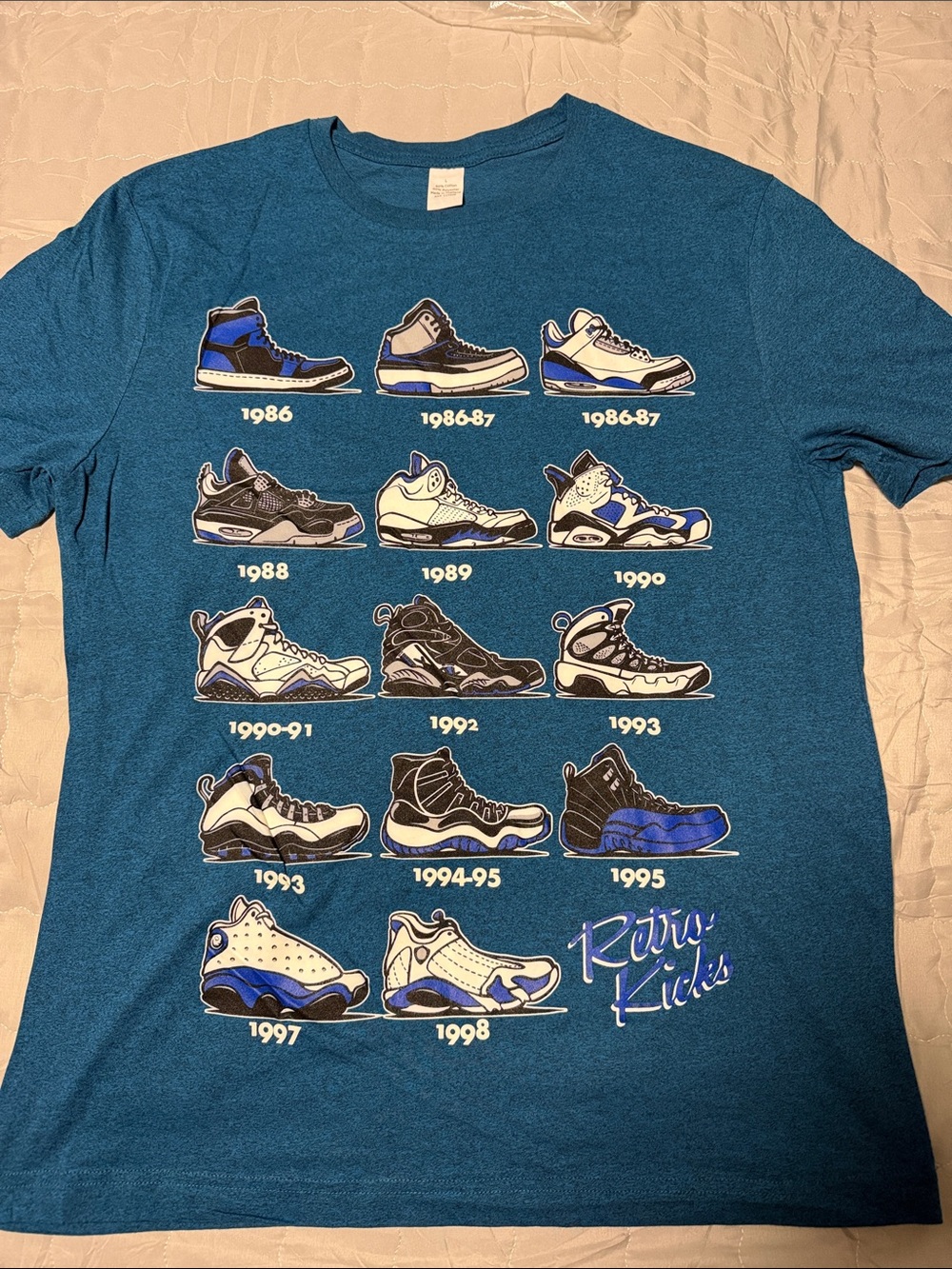 Retro kicks t-shirt size large NWOT
